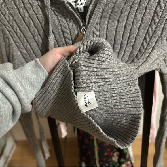 Frankie’s Bikinis Aimee Cable Cloud Knit Hoodie size S - Picture 8 of 10